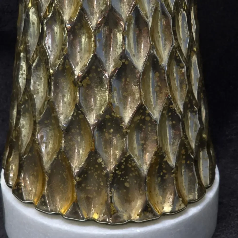 Unbranded decorative gold